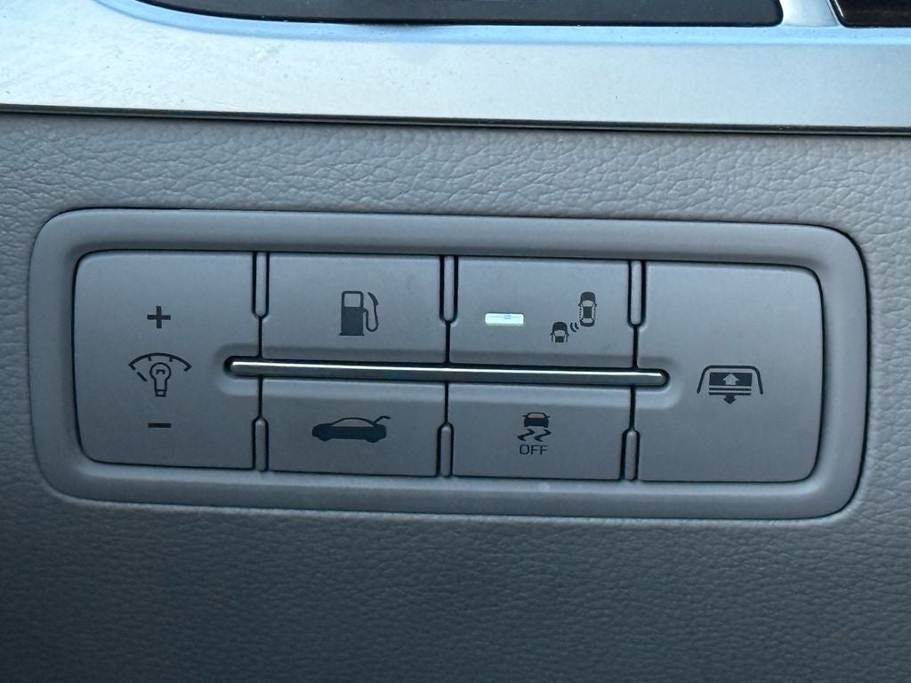 2016 Hyundai GENESIS 3.8L