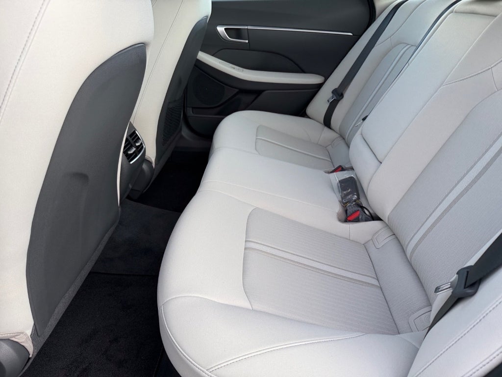 2025 Hyundai SONATA HYBRID SEL