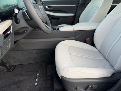 2026 Hyundai SONATA HYBRID SEL