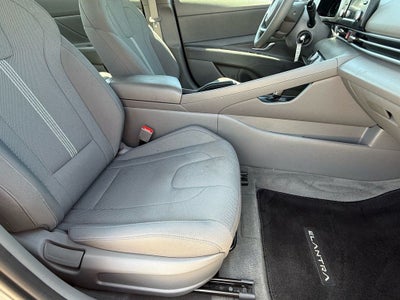 2024 Hyundai ELANTRA SE