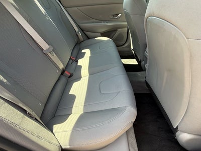 2024 Hyundai ELANTRA SE