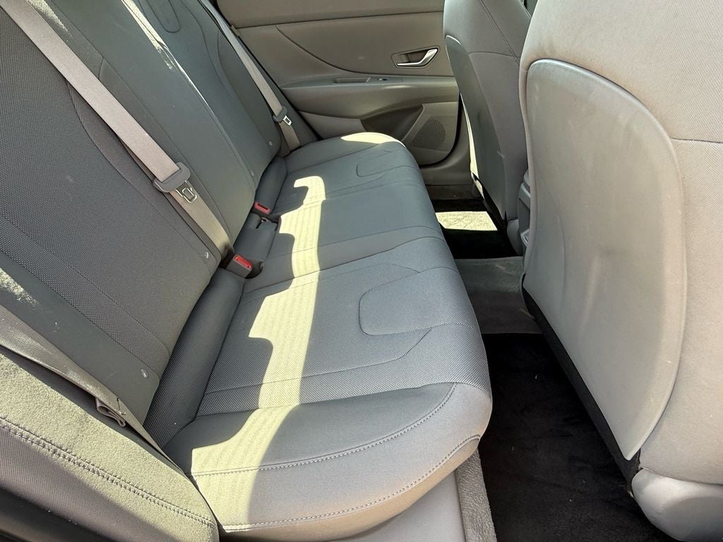 2024 Hyundai ELANTRA SE