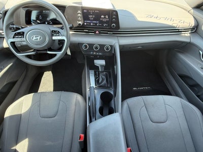 2024 Hyundai ELANTRA SE