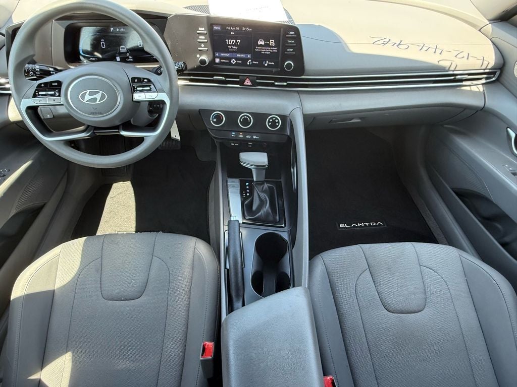 2024 Hyundai ELANTRA SE