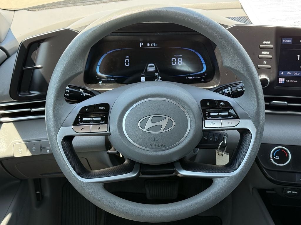 2024 Hyundai ELANTRA SE