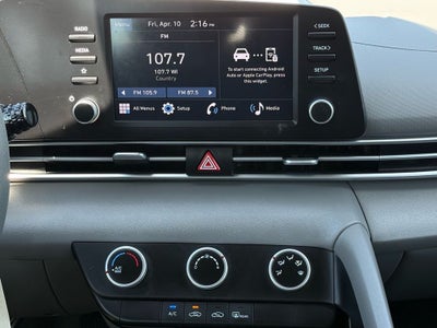 2024 Hyundai ELANTRA SE