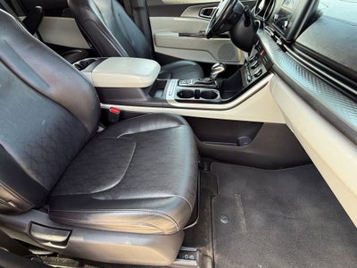 2023 Kia Carnival LX