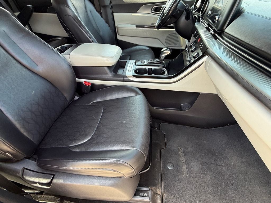 2023 Kia Carnival LX