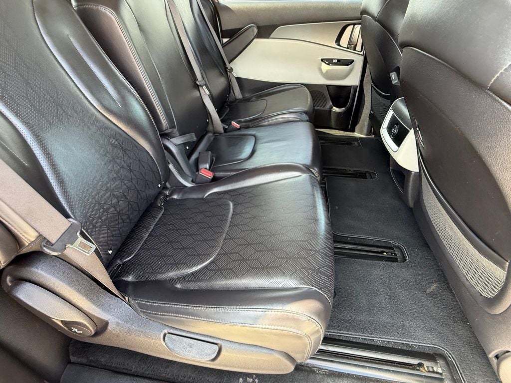 2023 Kia Carnival LX