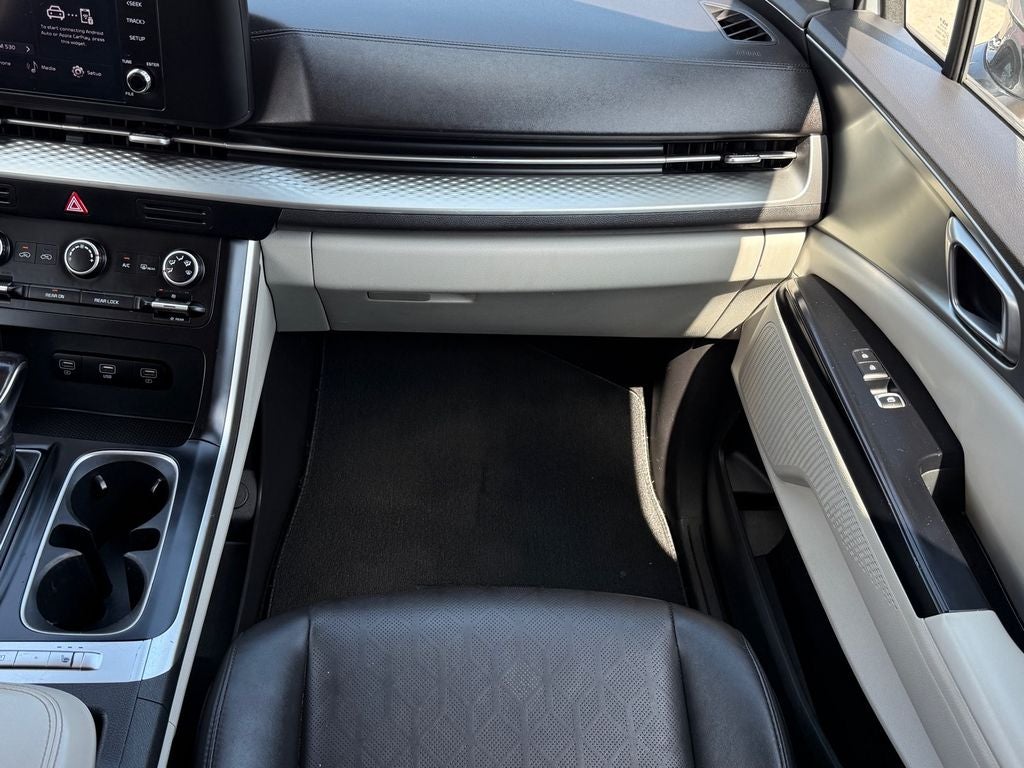 2023 Kia Carnival LX