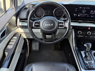2023 Kia Carnival LX