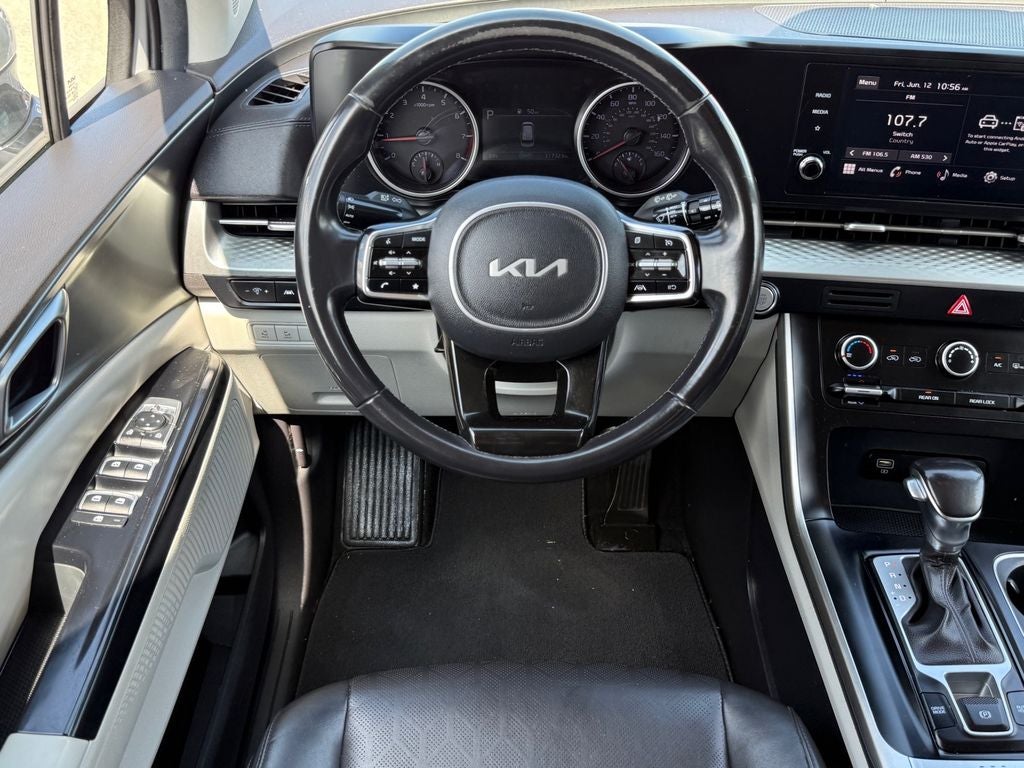2023 Kia Carnival LX