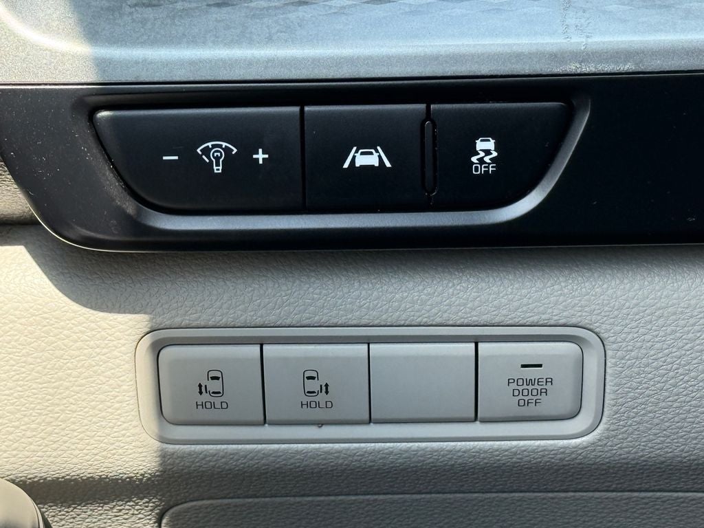 2023 Kia Carnival LX
