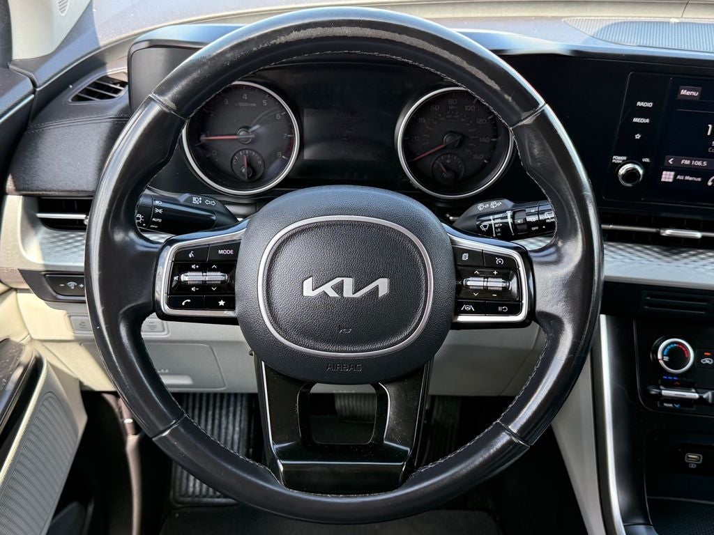 2023 Kia Carnival LX