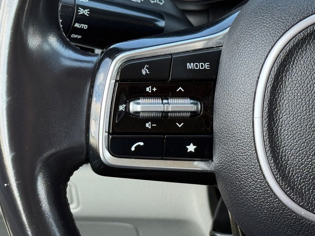 2023 Kia Carnival LX
