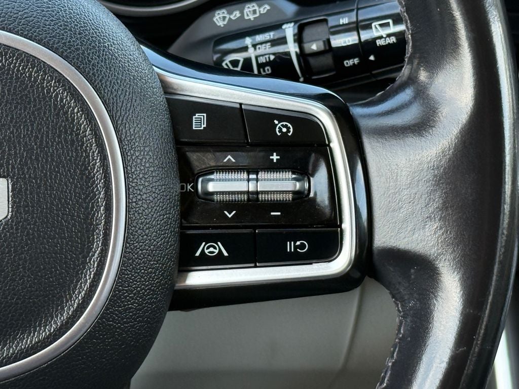 2023 Kia Carnival LX