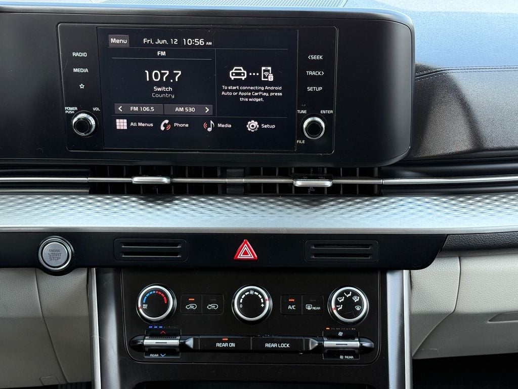 2023 Kia Carnival LX