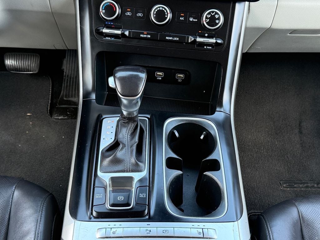 2023 Kia Carnival LX