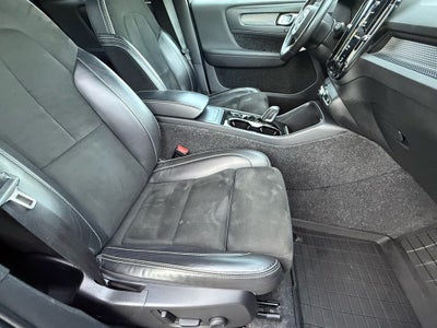 2021 Volvo XC40 R-Design