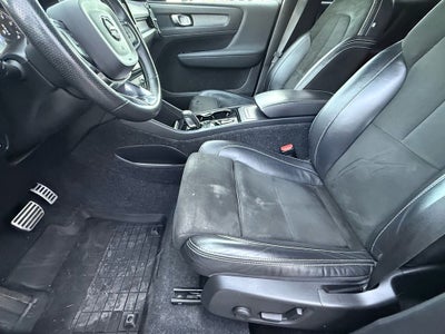 2021 Volvo XC40 R-Design