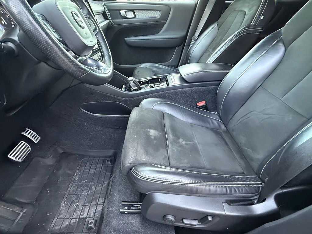 2021 Volvo XC40 R-Design