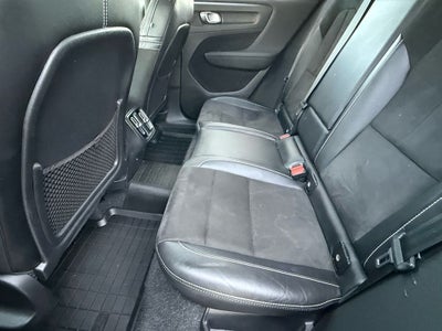 2021 Volvo XC40 R-Design