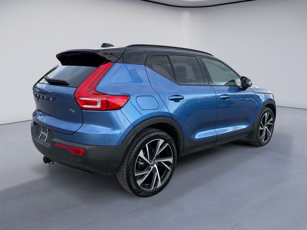 2021 Volvo XC40 R-Design